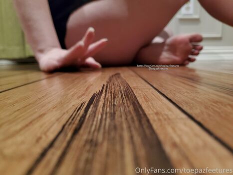 toepazfeetures
