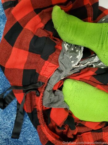 toepazfeetures