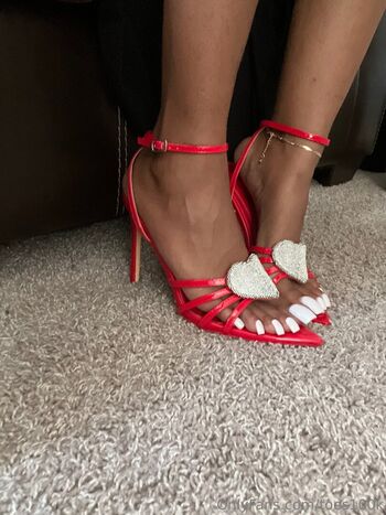 toes100k