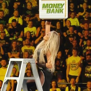 Trish Stratus