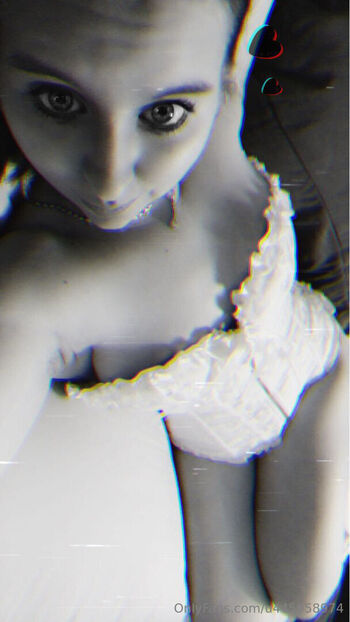 u445958974