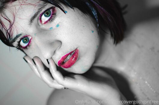 undercovergothgirlfree