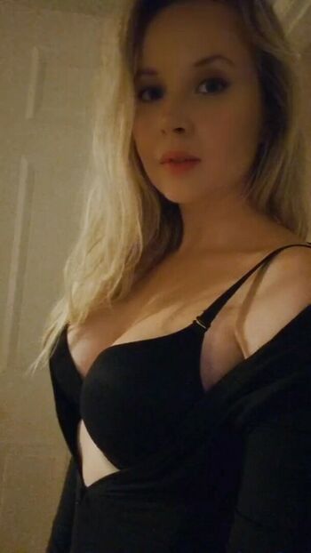 Valeriya ASMR