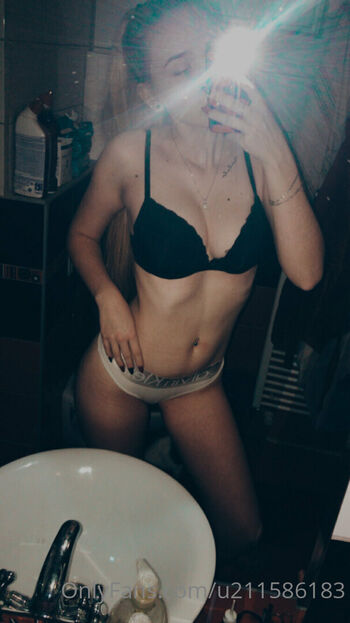 Vanessa2255