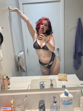 vanessastrawbe1