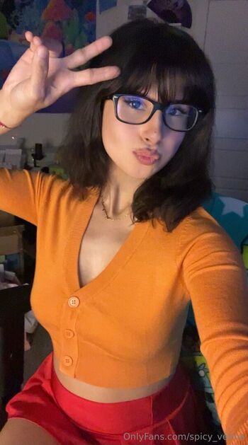 Velma & Daphne Cosplay