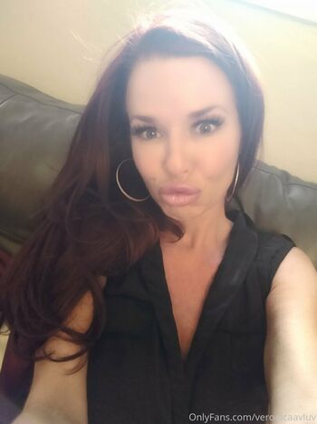 veronicaavluv