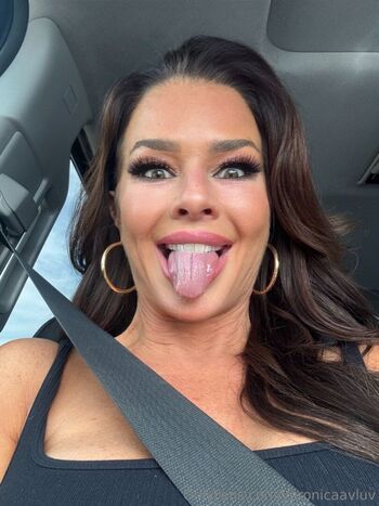veronicaavluv