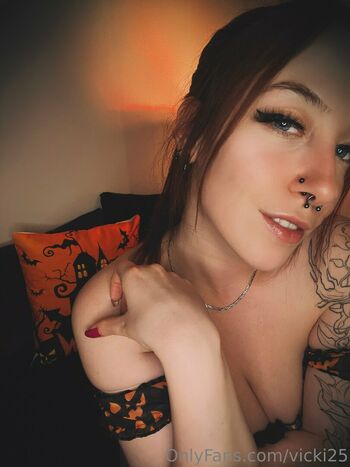 vicki25