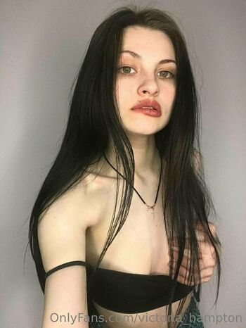 victoria_hampton