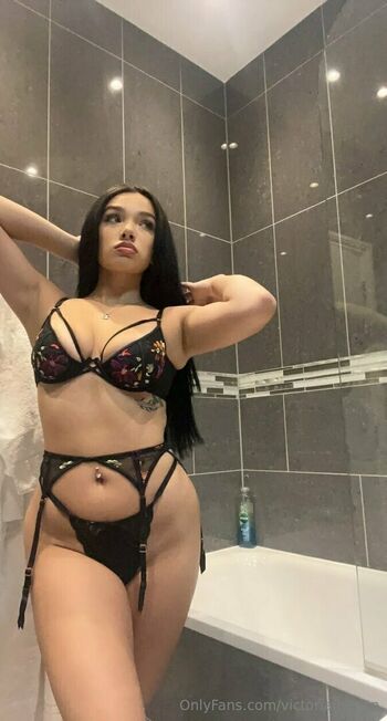 Victorialeeann
