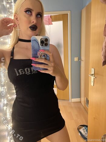 Vivian_Rose