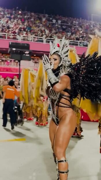 Viviane Araujo