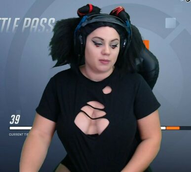 WatchGirlsPlay