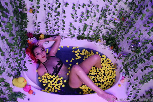 WatchGirlsPlay