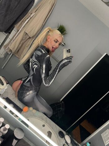 whoisari1414