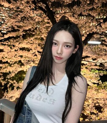 WomenK-pop
