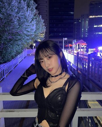 WomenK-pop
