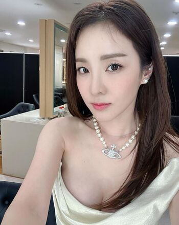 WomenK-pop