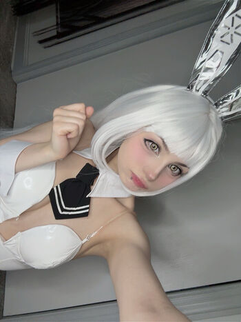 xenluvsmiku