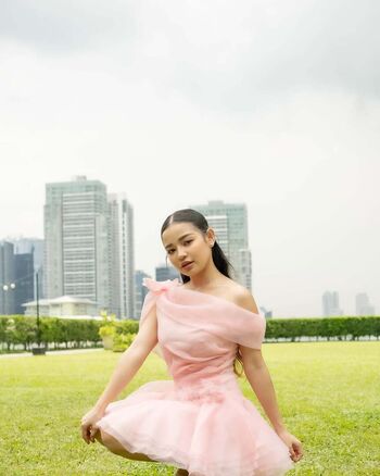 Xyriel Manabat