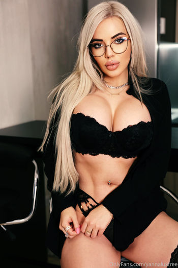 yannaluxfree
