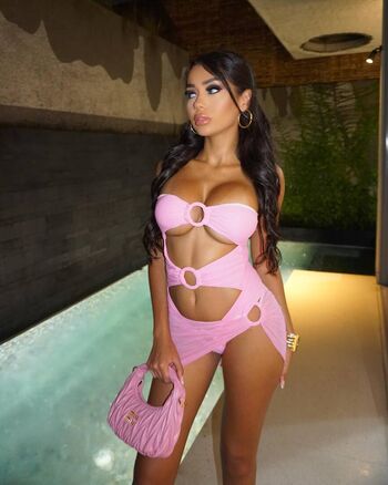 yasmine_eve