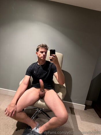 youngaussieboy98