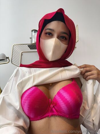 yourgfaliyah