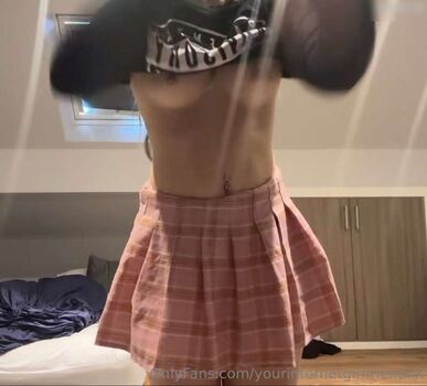 yourinternetgirlfriendxx