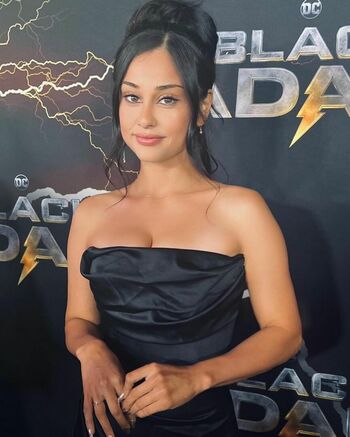 Yvette Monreal