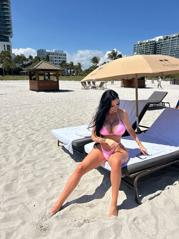 yvonne_bar