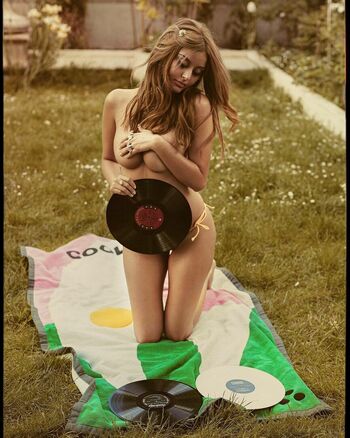 Zahia Dehar
