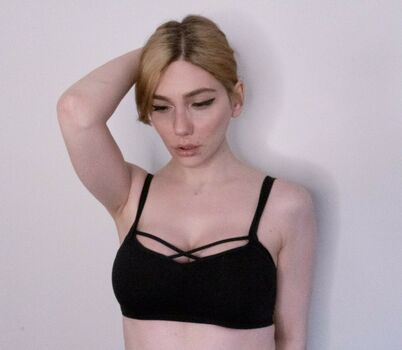 Zheanna Erose