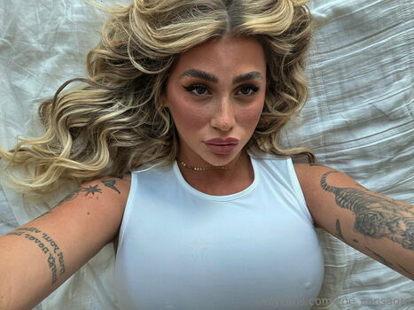 Zoe Consagra
