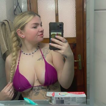 Zoe_ellerington