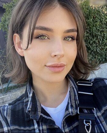 Zoe Matthea