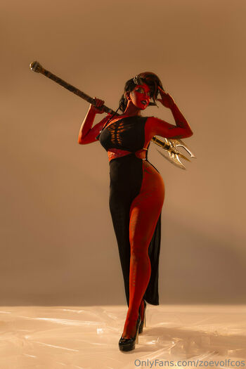 Zoe Volf Cosplay