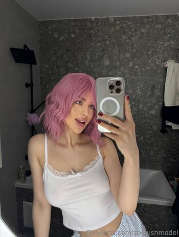 zoelushmodel