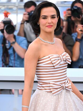Zoey Deutch