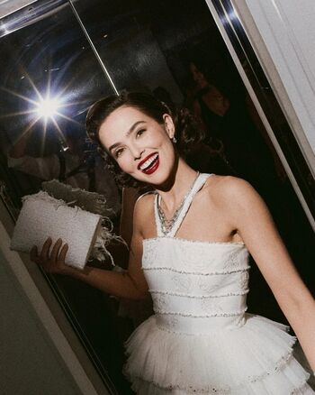 Zoey Deutch