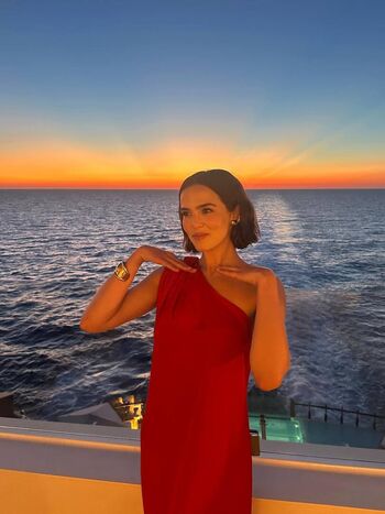 Zoey Deutch