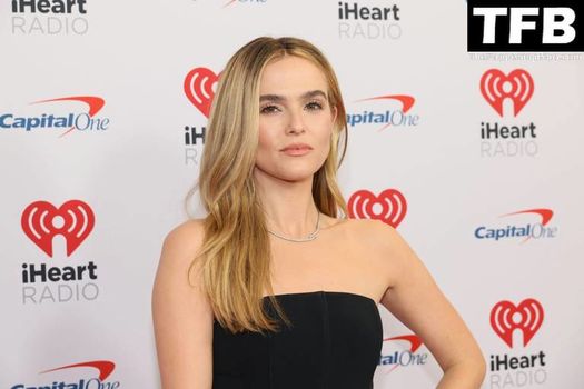 Zoey Deutch