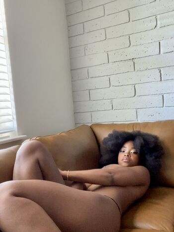 Zuri Bella Rose