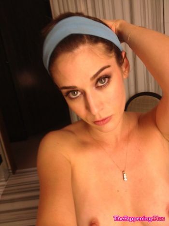 Lizzy Caplan