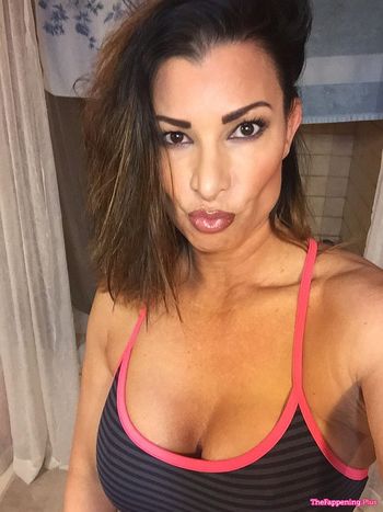 Lisa Marie Varon